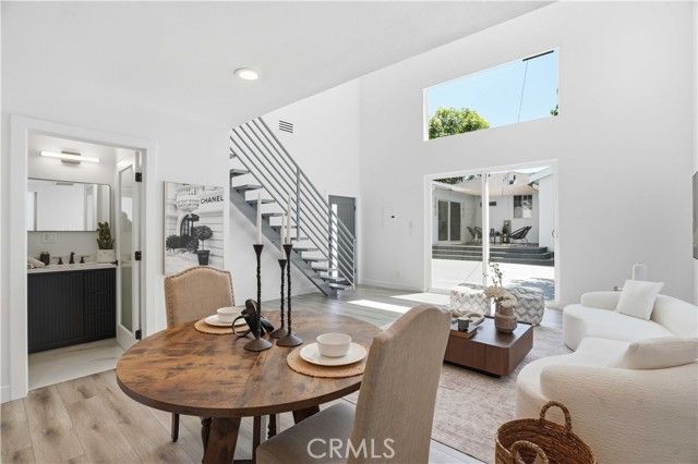 17721 Burbank, Encino (los Angeles), CA 91316