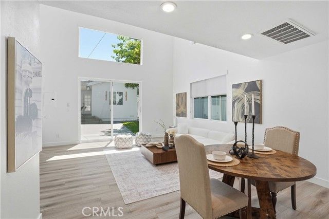 17721 Burbank, Encino (los Angeles), CA 91316