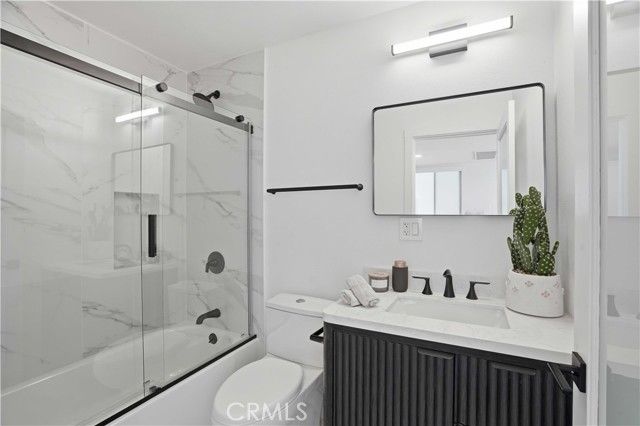 17721 Burbank, Encino (los Angeles), CA 91316