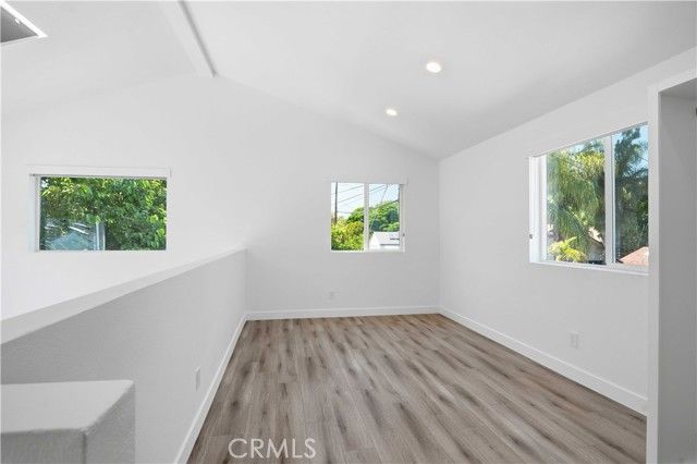 17721 Burbank, Encino (los Angeles), CA 91316