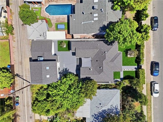 17721 Burbank, Encino (los Angeles), CA 91316