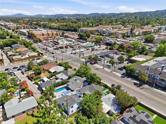 17721 Burbank, Encino (los Angeles), CA 91316