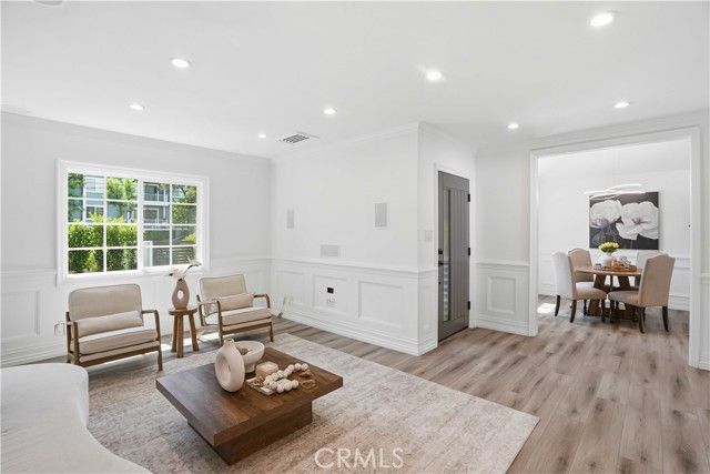 17721 Burbank, Encino (los Angeles), CA 91316