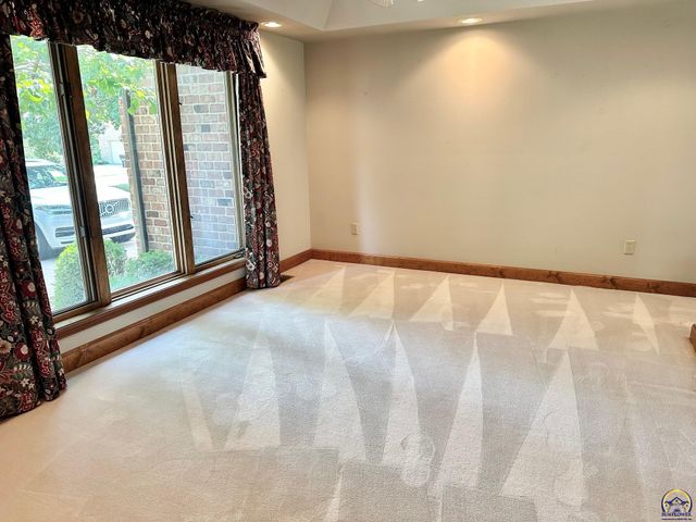 3101 SW Muirfield CT, Topeka, KS 66614