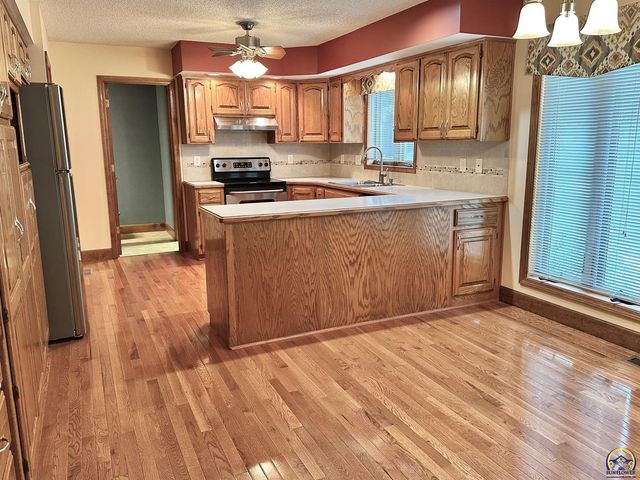 3101 SW Muirfield CT, Topeka, KS 66614