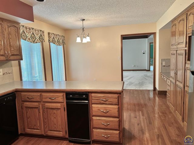 3101 SW Muirfield CT, Topeka, KS 66614