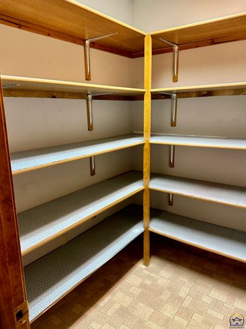 3101 SW Muirfield CT, Topeka, KS 66614