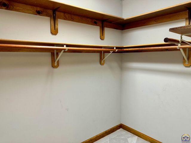 3101 SW Muirfield CT, Topeka, KS 66614