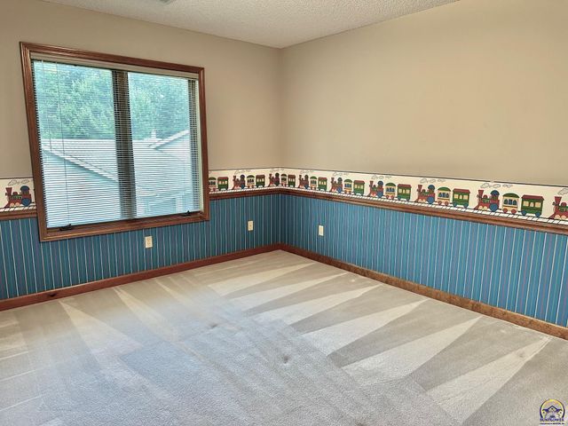 3101 SW Muirfield CT, Topeka, KS 66614