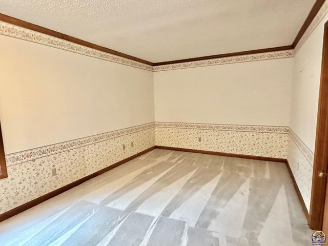 3101 SW Muirfield CT, Topeka, KS 66614