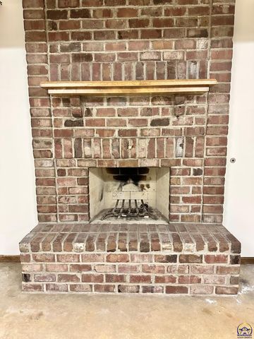 3101 SW Muirfield CT, Topeka, KS 66614