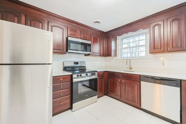 18 Divittorio Drive, Milford, MA 01757