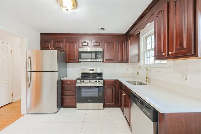 18 Divittorio Drive, Milford, MA 01757