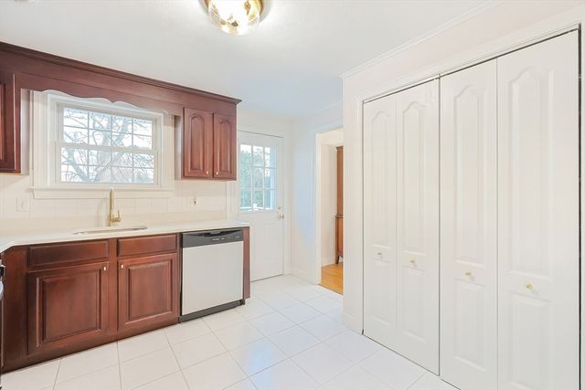 18 Divittorio Drive, Milford, MA 01757