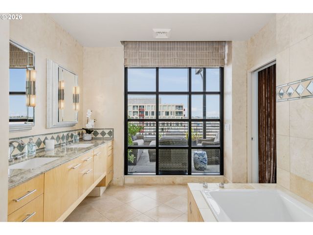333 Nw 9TH Ave 1405, Portland, OR 97209
