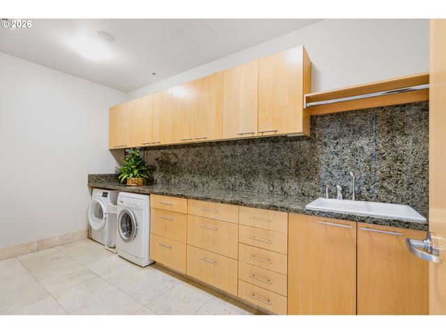 333 Nw 9TH Ave 1405, Portland, OR 97209