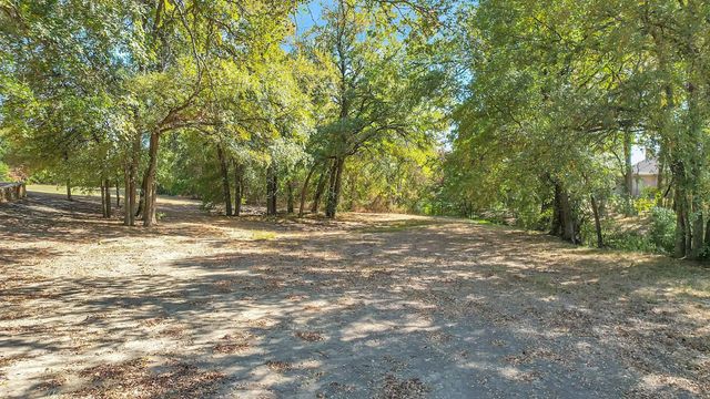 133 Falcon Point Drive, Heath, TX 75032
