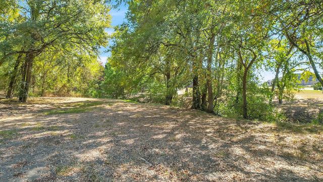 133 Falcon Point Drive, Heath, TX 75032