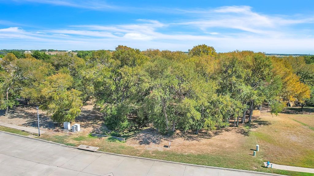 133 Falcon Point Drive, Heath, TX 75032