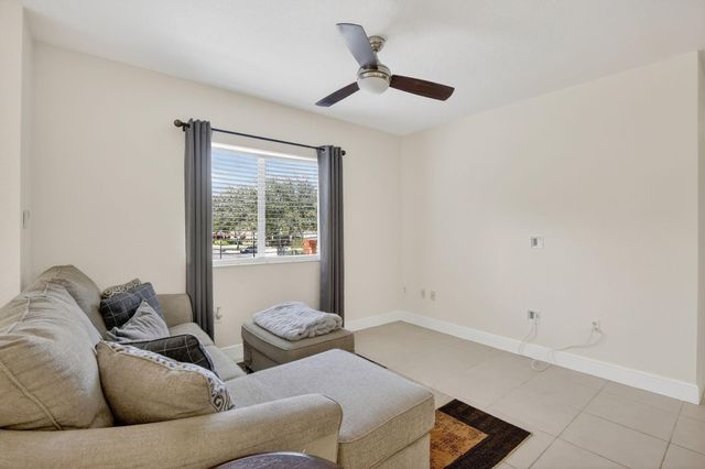 7400 Palomino Drive 524, Hollywood, FL 33024