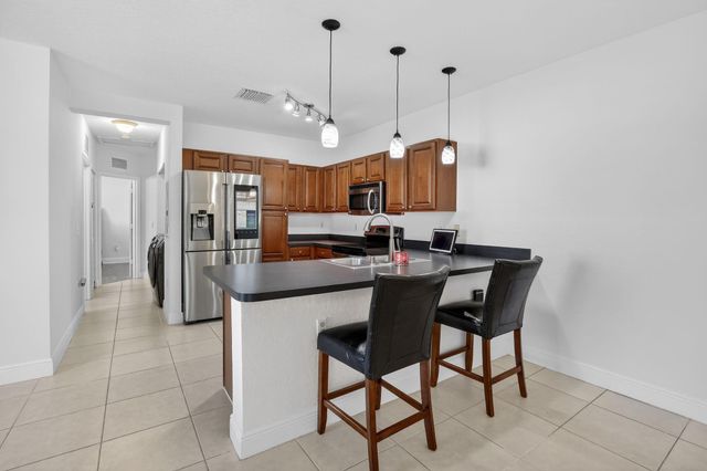7400 Palomino Drive 524, Hollywood, FL 33024