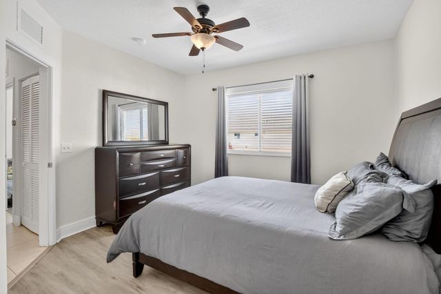 7400 Palomino Drive 524, Hollywood, FL 33024