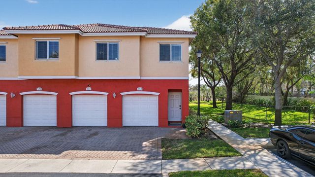 7400 Palomino Drive 524, Hollywood, FL 33024