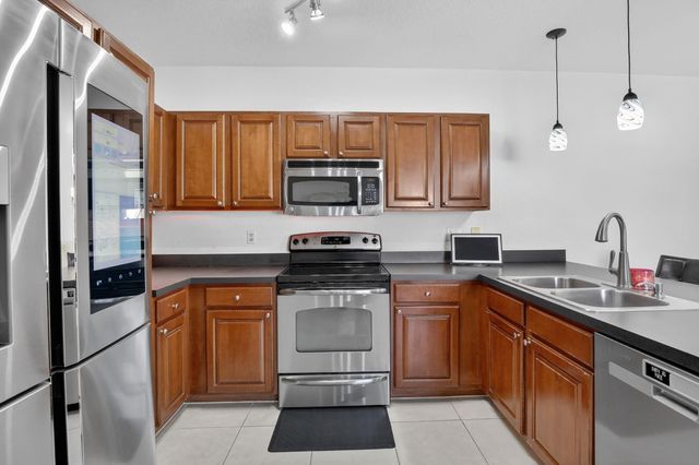 7400 Palomino Drive 524, Hollywood, FL 33024