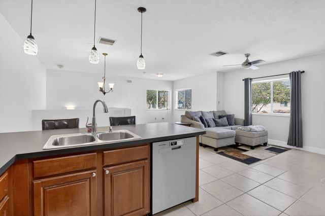 7400 Palomino Drive 524, Hollywood, FL 33024