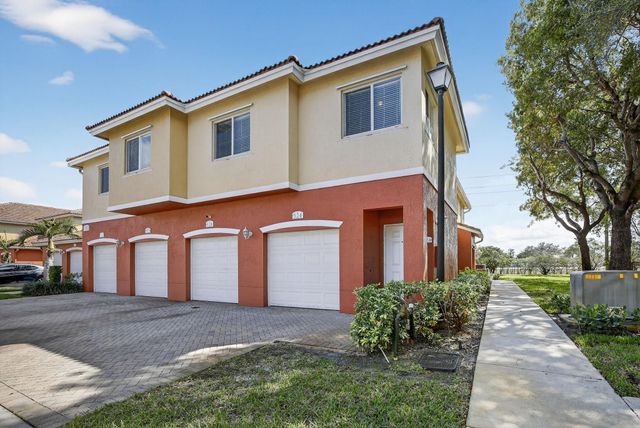 7400 Palomino Drive 524, Hollywood, FL 33024