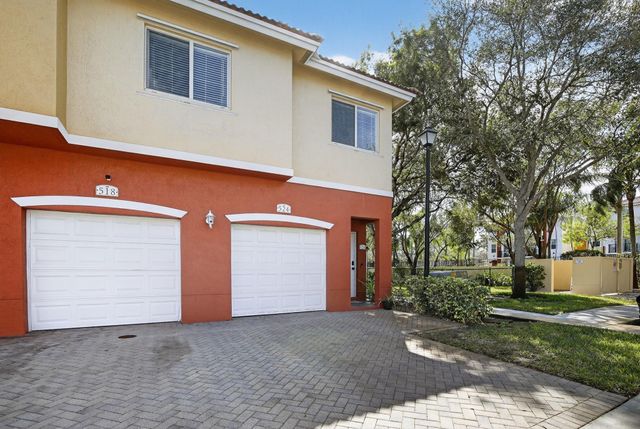 7400 Palomino Drive 524, Hollywood, FL 33024