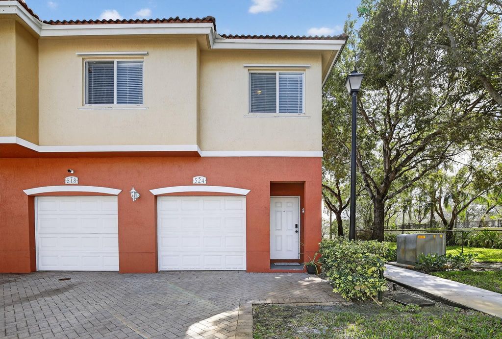 7400 Palomino Drive 524, Hollywood, FL 33024