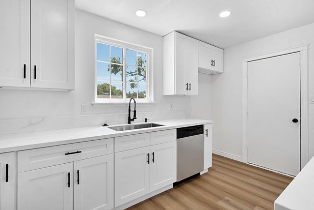 2845 E Swift Avenue, Fresno, CA 93726