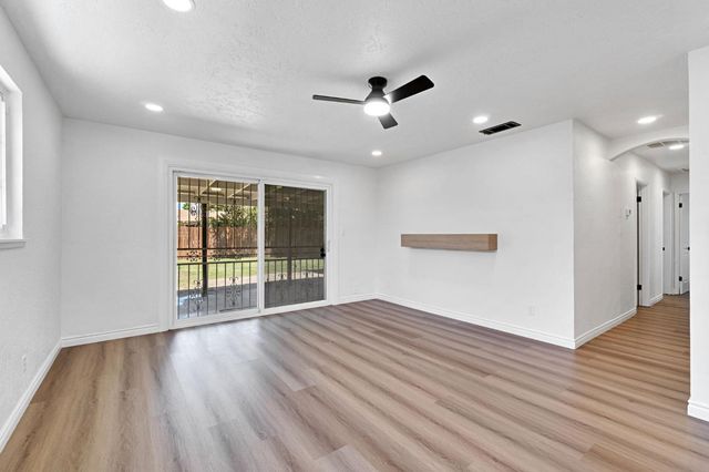 2845 E Swift Avenue, Fresno, CA 93726