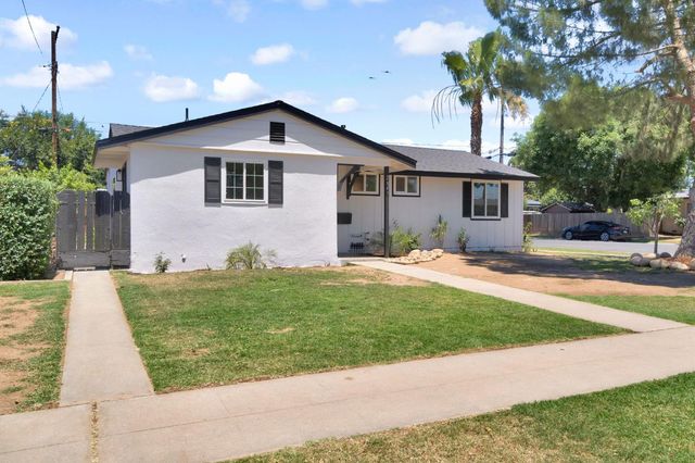 2845 E Swift Avenue, Fresno, CA 93726