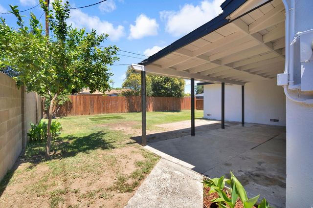 2845 E Swift Avenue, Fresno, CA 93726