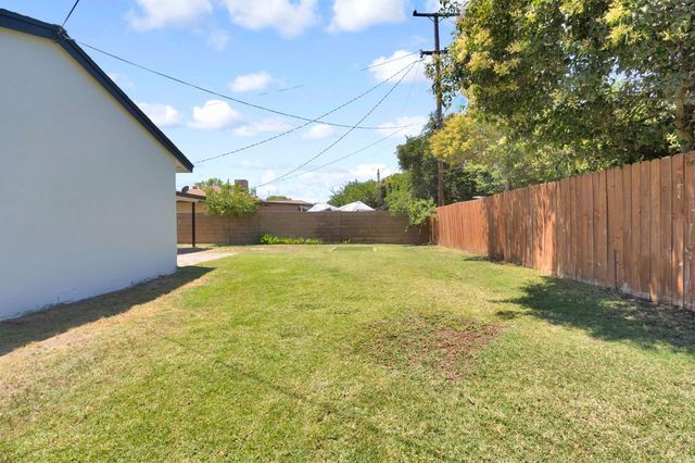 2845 E Swift Avenue, Fresno, CA 93726