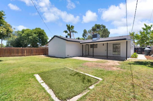 2845 E Swift Avenue, Fresno, CA 93726
