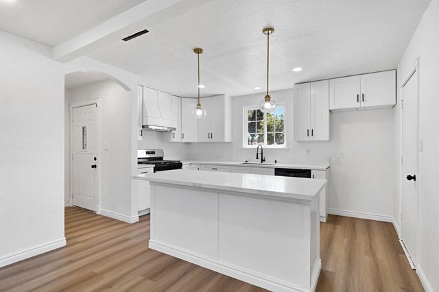 2845 E Swift Avenue, Fresno, CA 93726