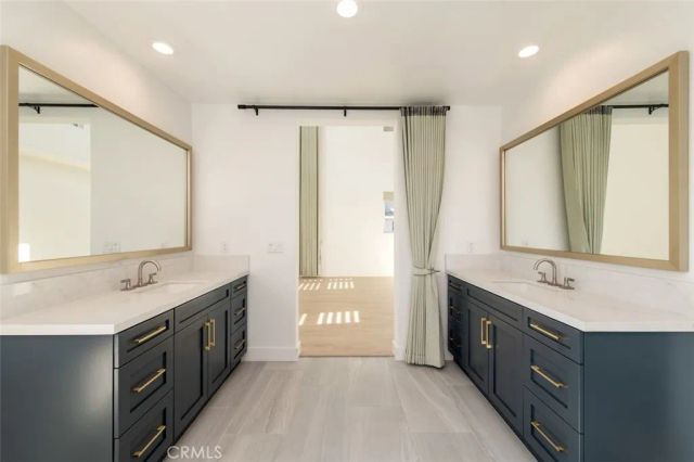 228 Stage, Irvine, CA 92618