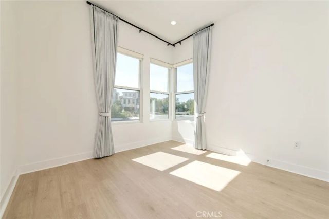 228 Stage, Irvine, CA 92618