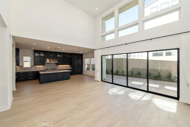 228 Stage, Irvine, CA 92618