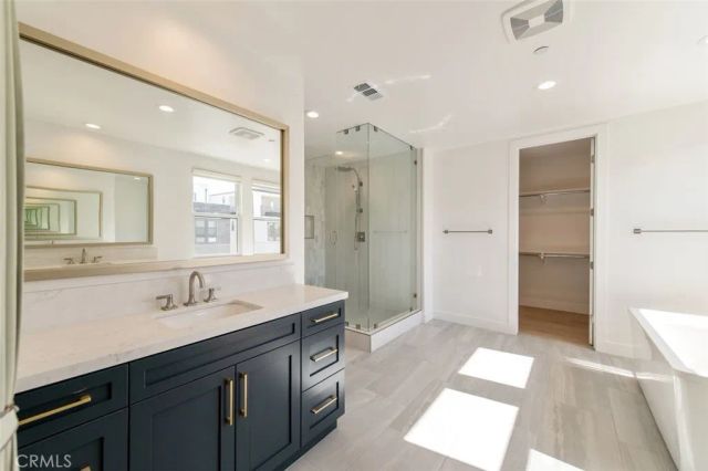 228 Stage, Irvine, CA 92618