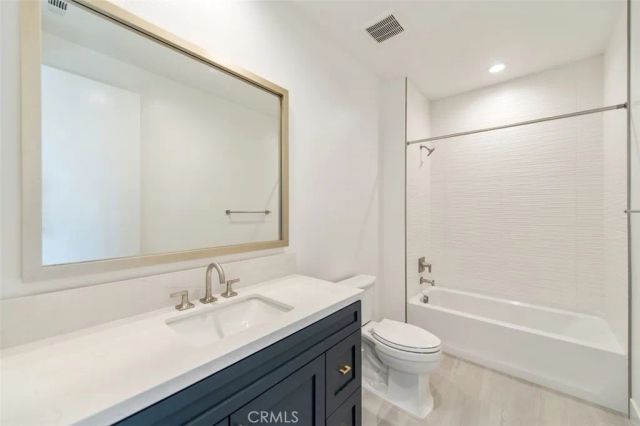 228 Stage, Irvine, CA 92618