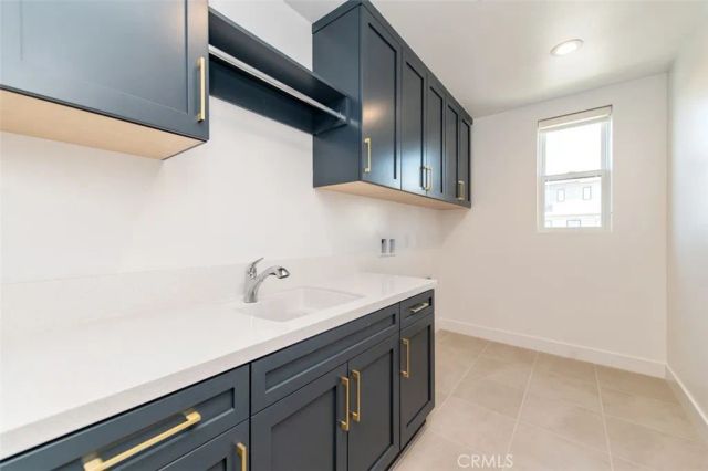 228 Stage, Irvine, CA 92618