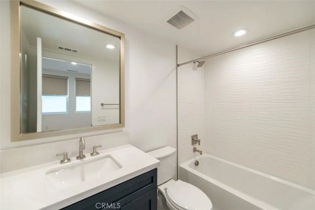 228 Stage, Irvine, CA 92618