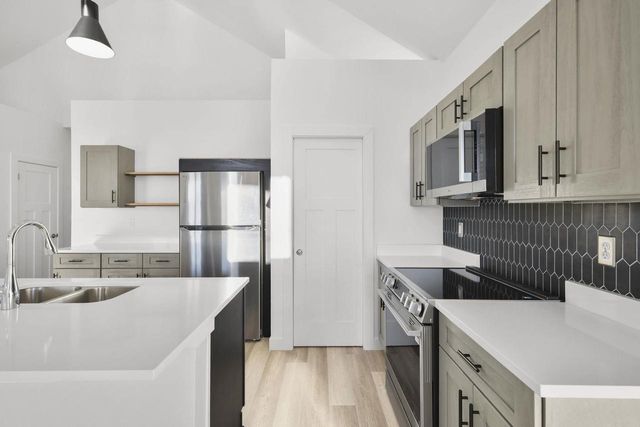 106 Lupine Avenue, Poynette, WI 53955