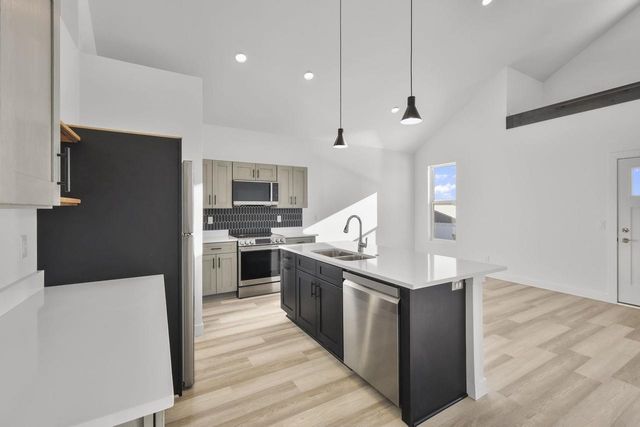 106 Lupine Avenue, Poynette, WI 53955