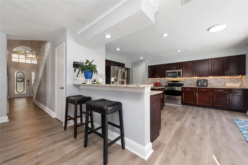 Image 11 of property listing at 13129 COG HILL WAY, Orlando, FL 32828