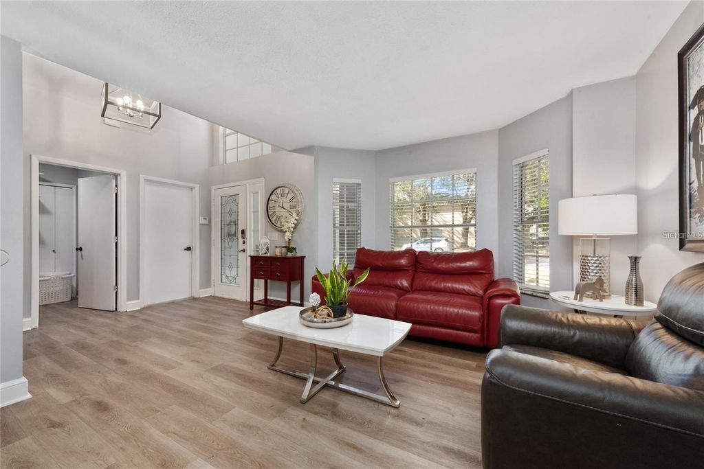 Image 8 of property listing at 13129 COG HILL WAY, Orlando, FL 32828